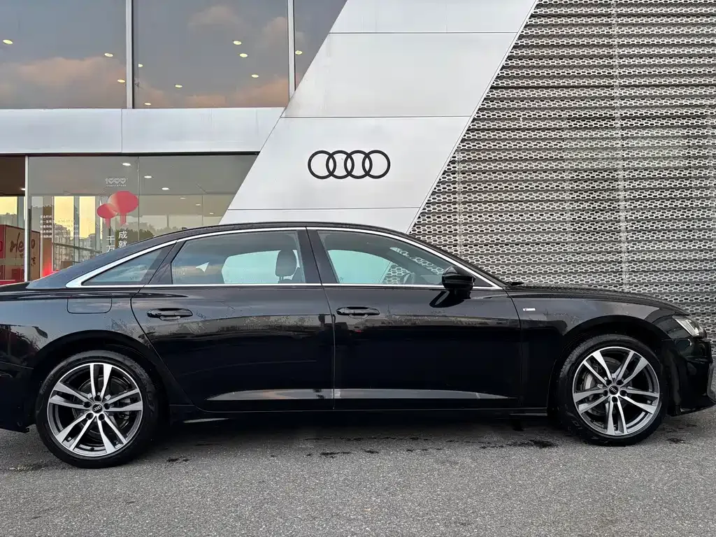Audi A6L — фото 5