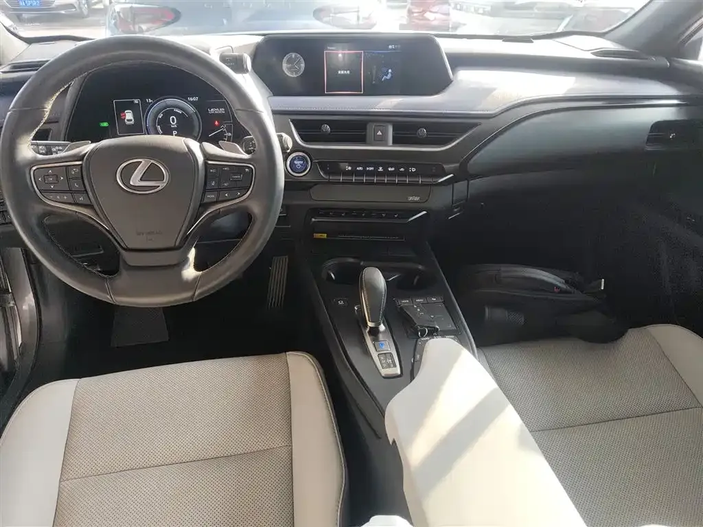 Lexus UX New Energy — фото 9
