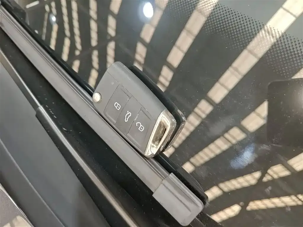 Volkswagen GTE PHEV 2024 из CN, фото 2