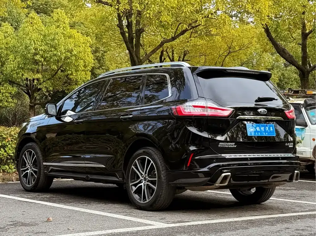 Ford Edge — фото 7