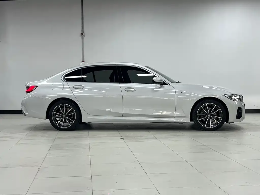 BMW 3 Series 2022 из CN, фото 3