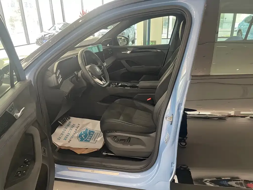 Volkswagen Tiguan L 2024 из CN, фото 8