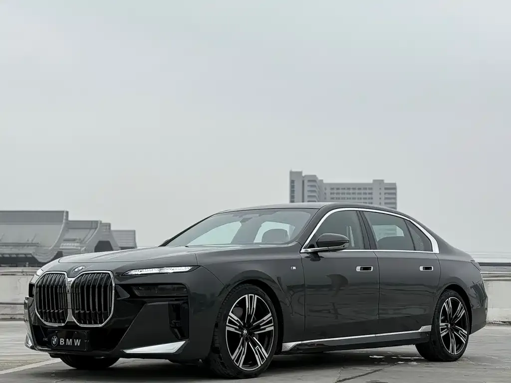 BMW 7 Series 2024 из CN, фото 1