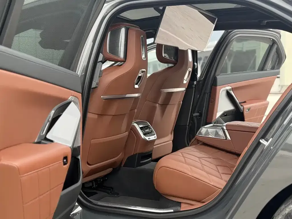 BMW 7 Series 2024 из CN, фото 5