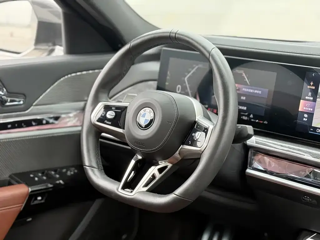 BMW 7 Series 2024 из CN, фото 10