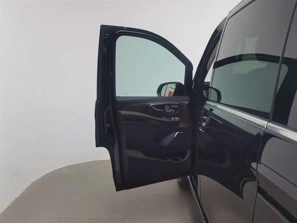 Mercedes-Benz V-Class 2024 из CN, фото 5