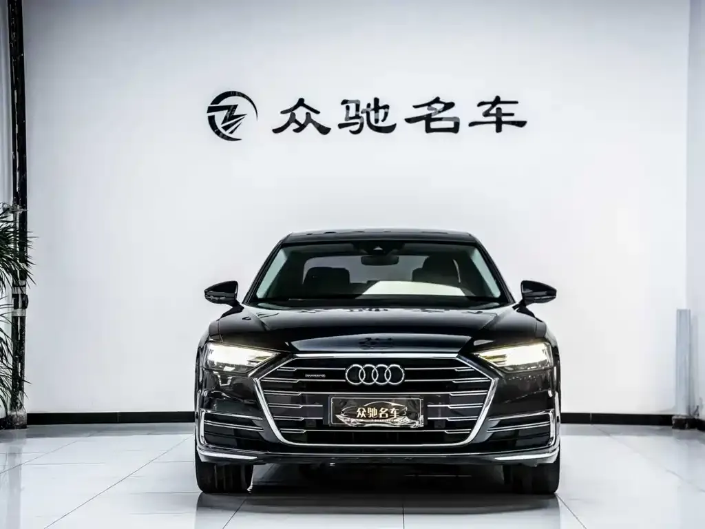 Audi A8 2022 из CN, фото 2