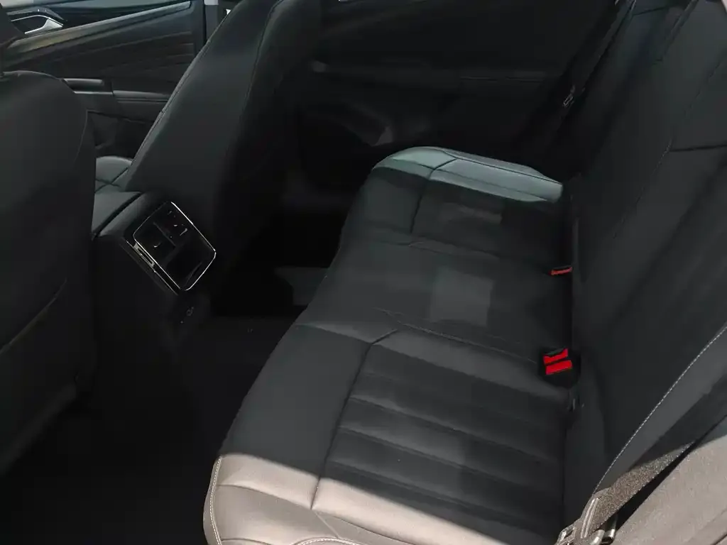 Volkswagen Passat — фото 10