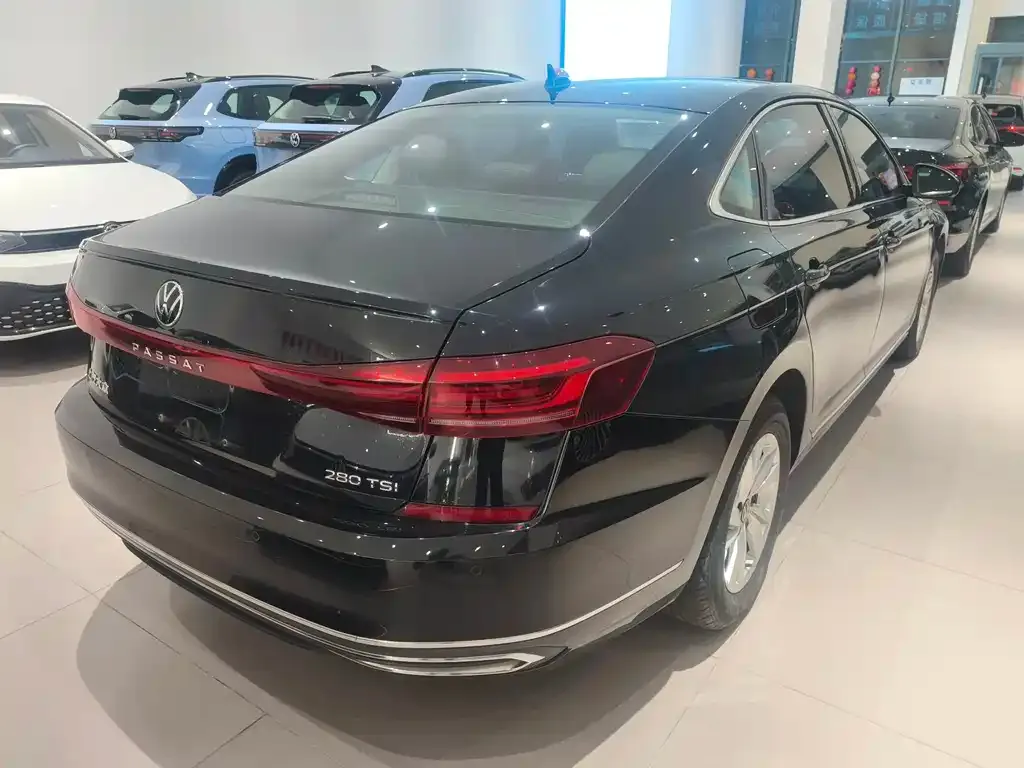 Volkswagen Passat — фото 8