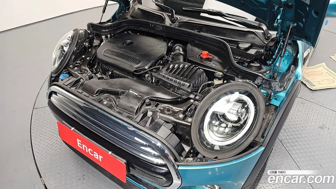 Mini Cooper Convertible 2021 из KR, фото 10