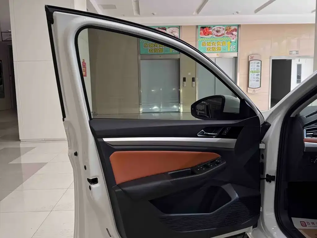 Volkswagen Bora 2023 из CN, фото 5