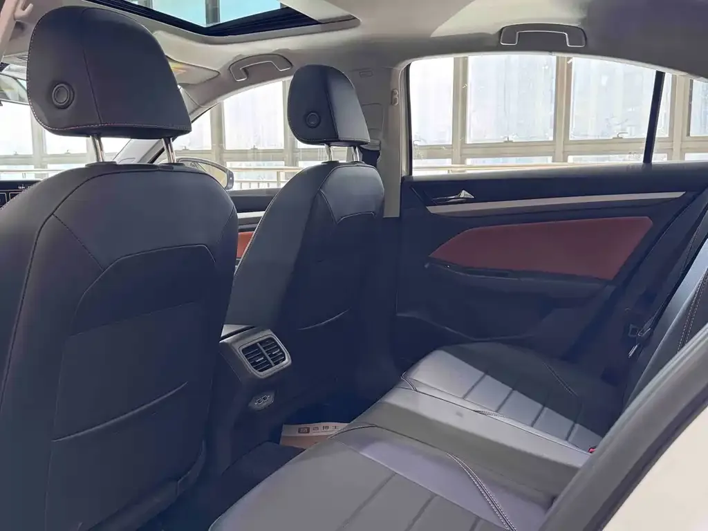 Volkswagen Bora 2023 из CN, фото 8