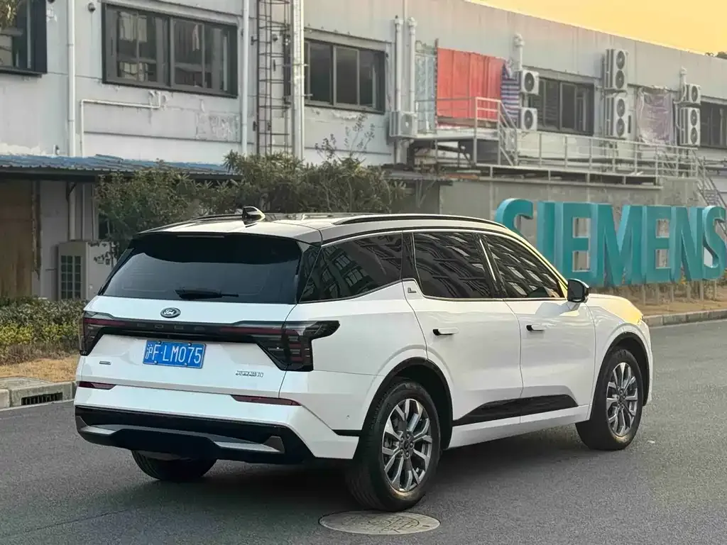 Ford Edge 2024 из CN, фото 4