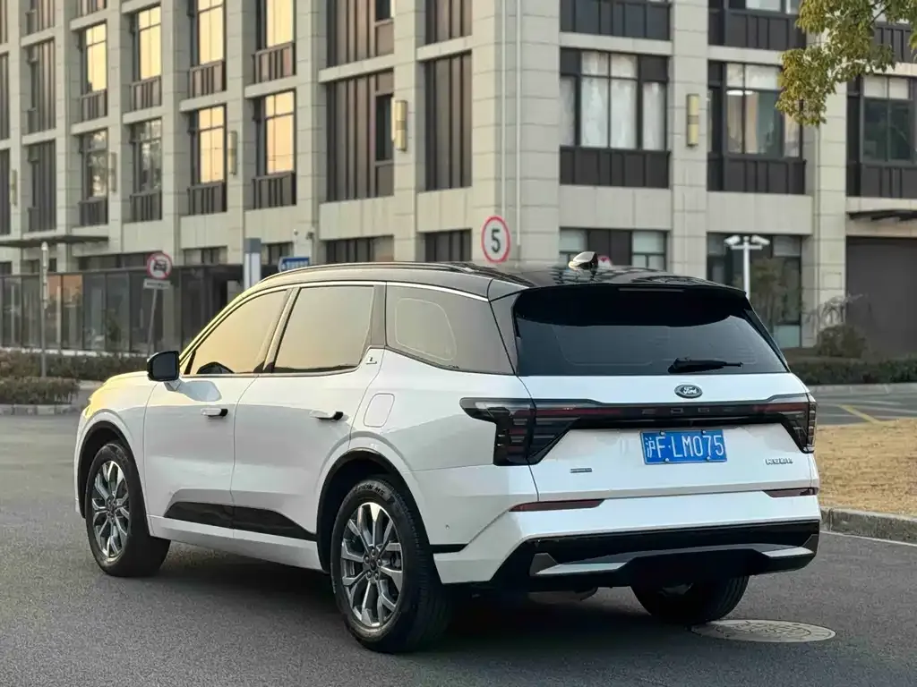 Ford Edge 2024 из CN, фото 3