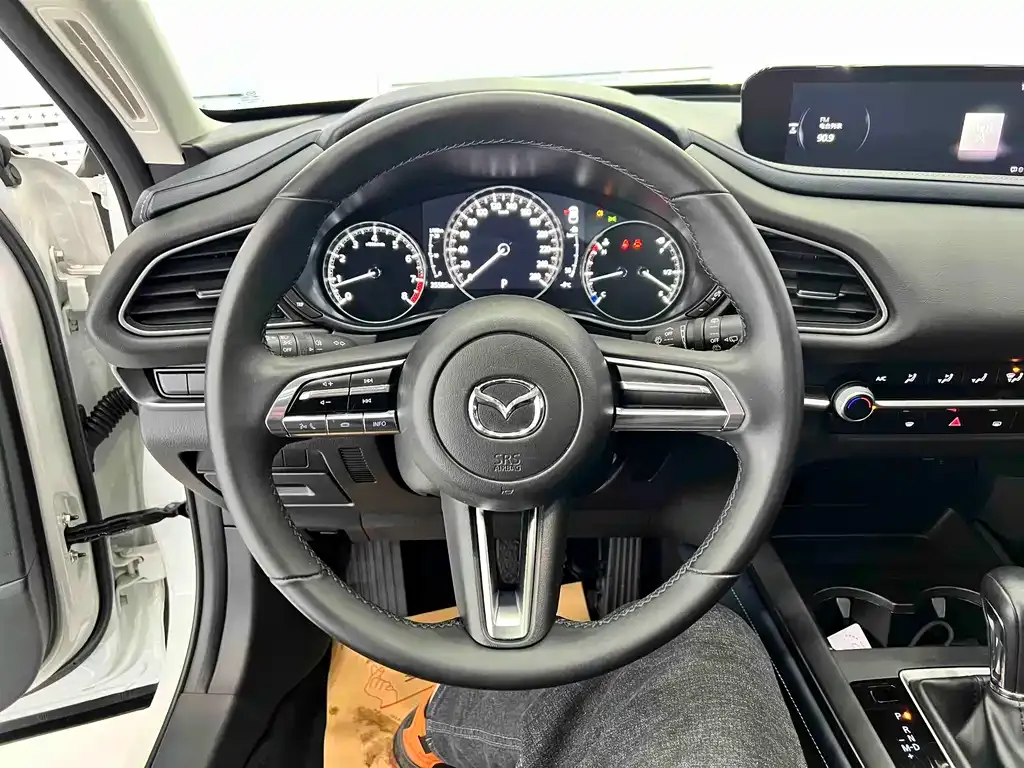 Mazda CX-30 — фото 10