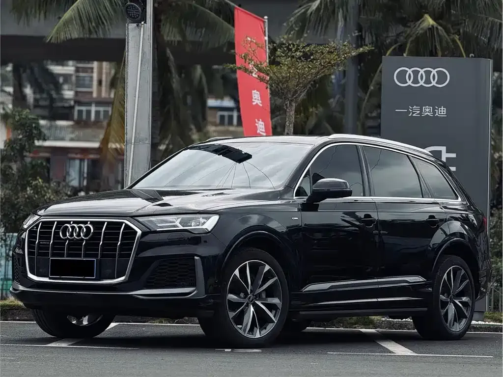 Audi Q7 2023 из CN, фото 1
