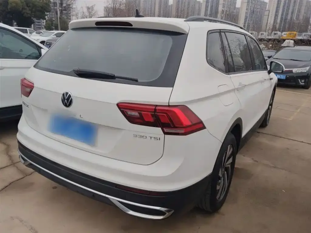 Volkswagen Tiguan L 2022 из CN, фото 3