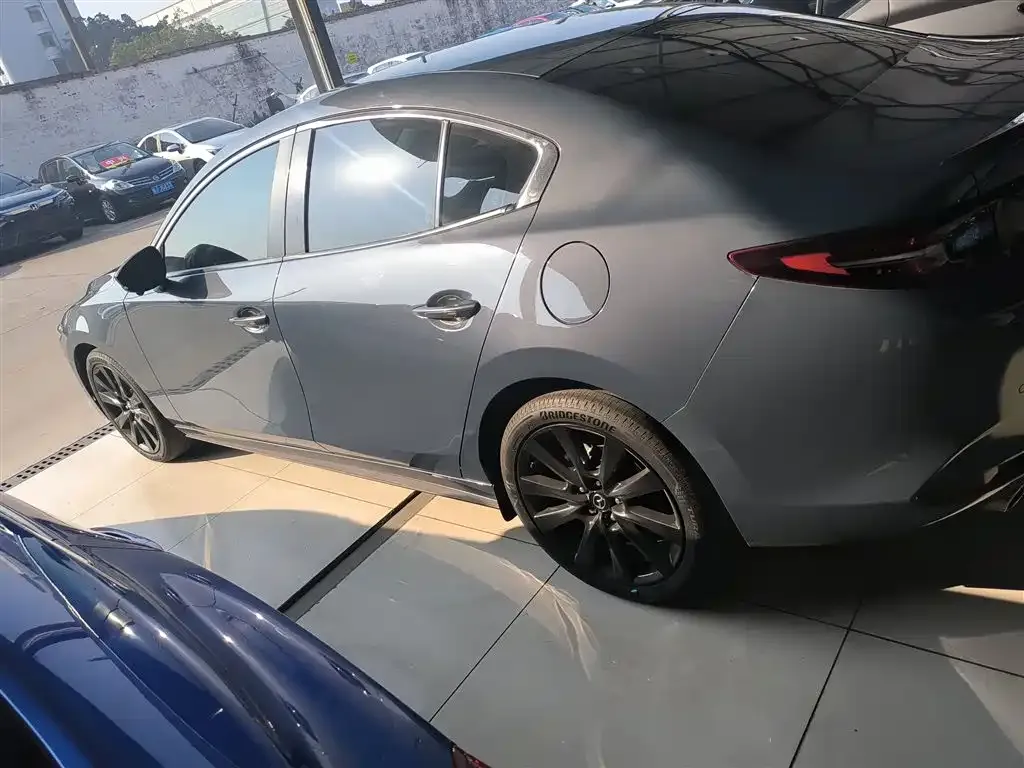 Mazda 3 Axela 2023 из CN, фото 5