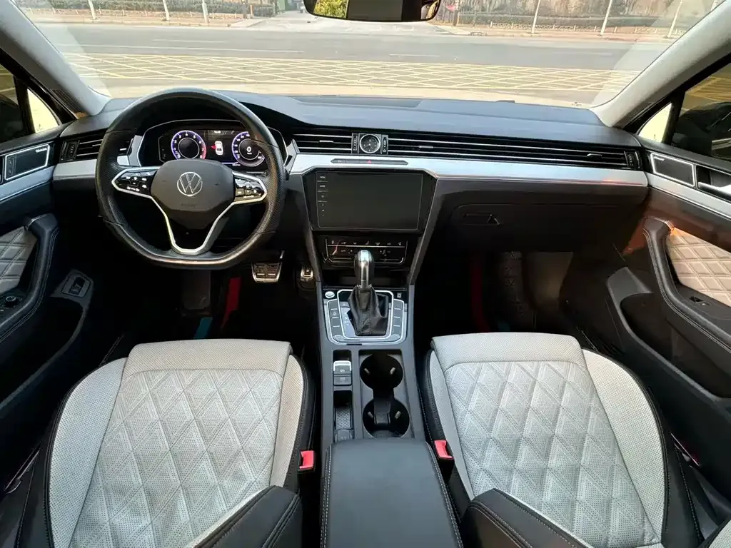 Volkswagen Magotan 2023 из CN, фото 6