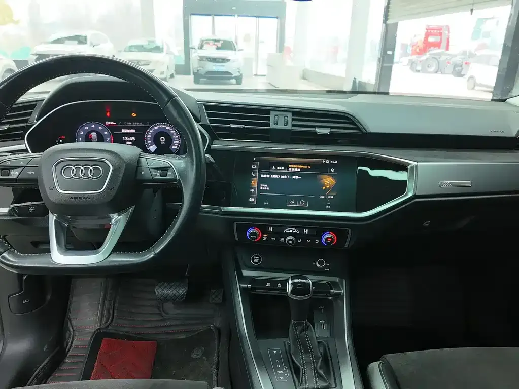 Audi Q3 2021 из CN, фото 2