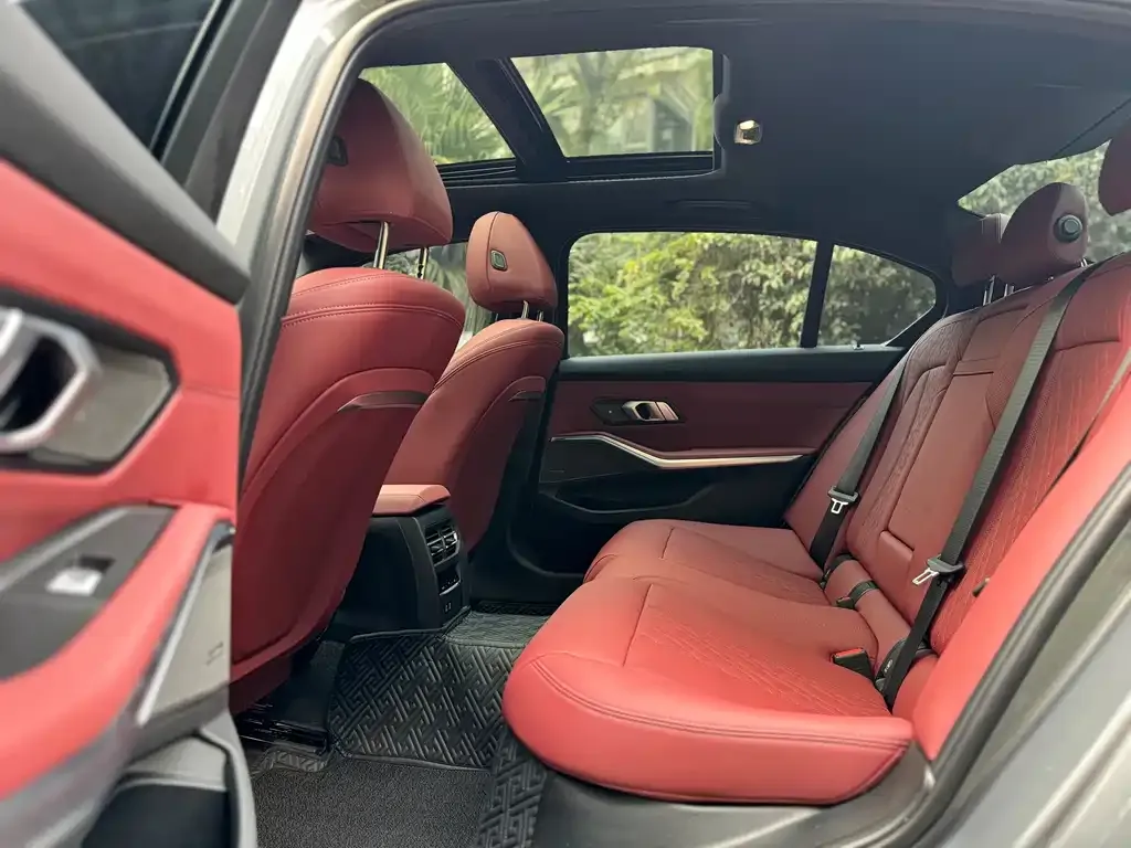 BMW 3 Series 2024 из CN, фото 6