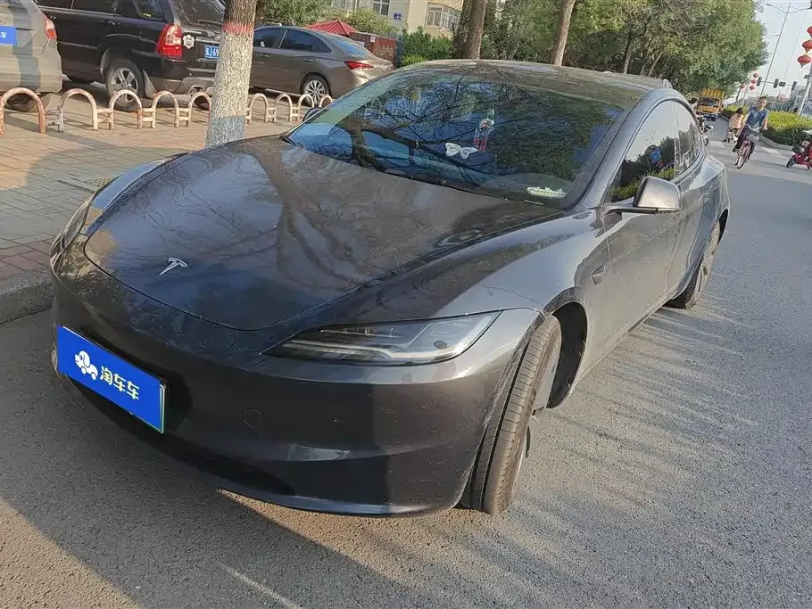 Tesla Model 3 — фото 1