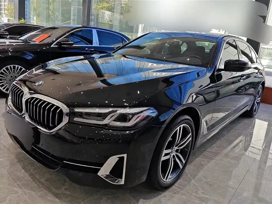 BMW 5 Series — фото 1