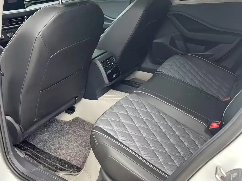 Volkswagen Sagitar 2024 из CN, фото 5