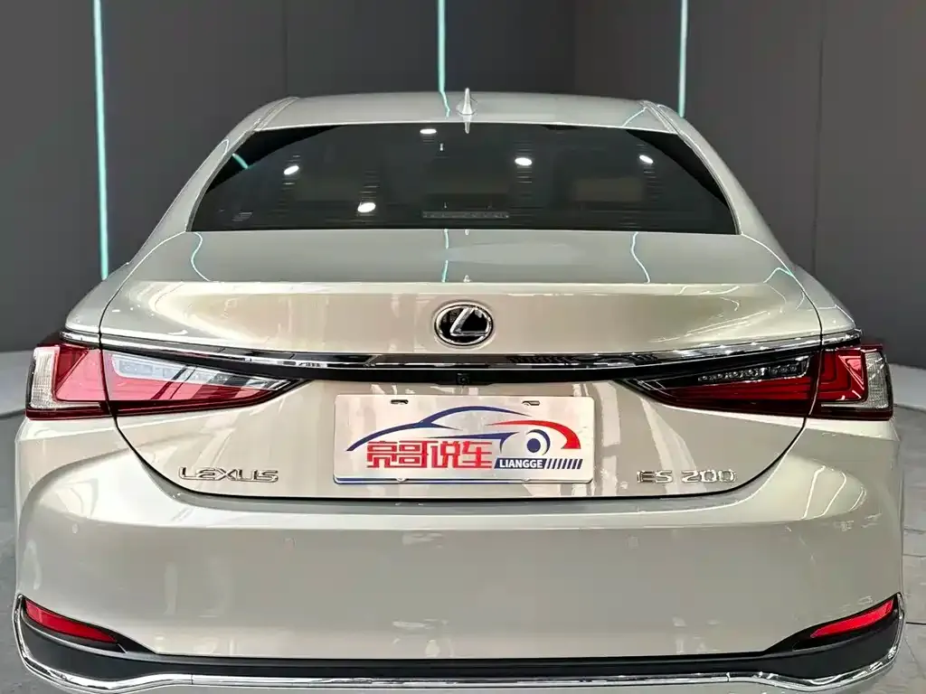 Lexus ES — фото 3