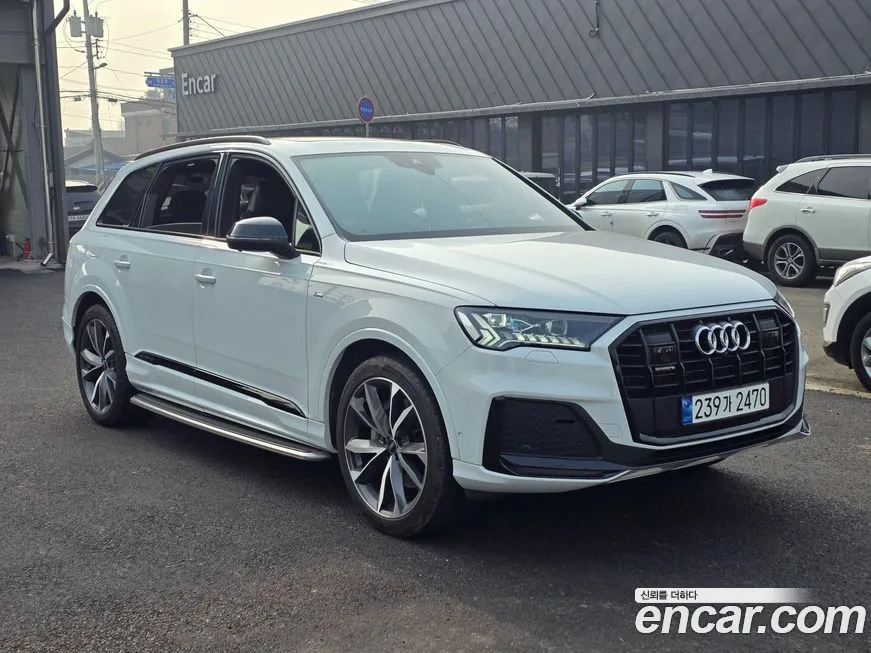 Audi Q7 2023 из KR, фото 3