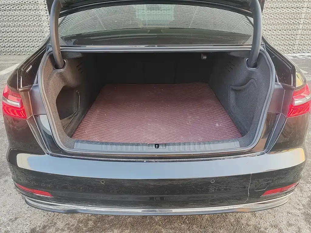 Audi A6L 2023 из CN, фото 8