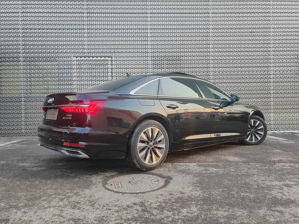 Audi A6L 2023 из CN, фото 6