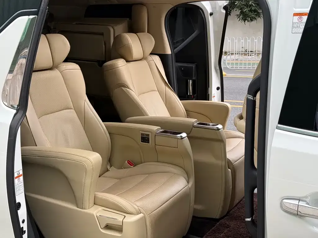 Toyota Alphard 2021 из CN, фото 4