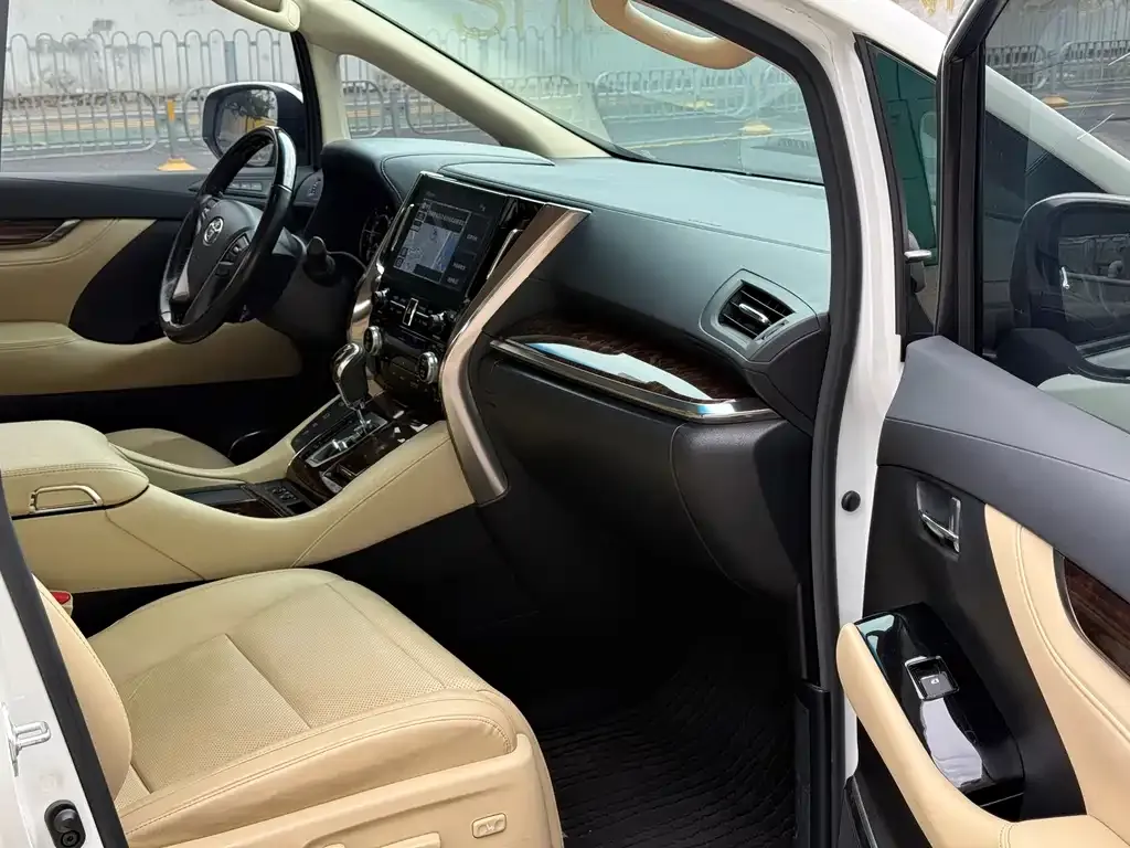 Toyota Alphard 2021 из CN, фото 5