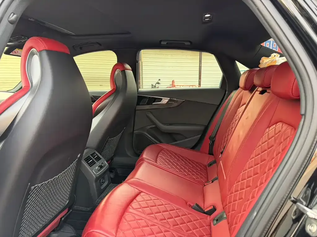 Audi S4 2024 из CN, фото 2