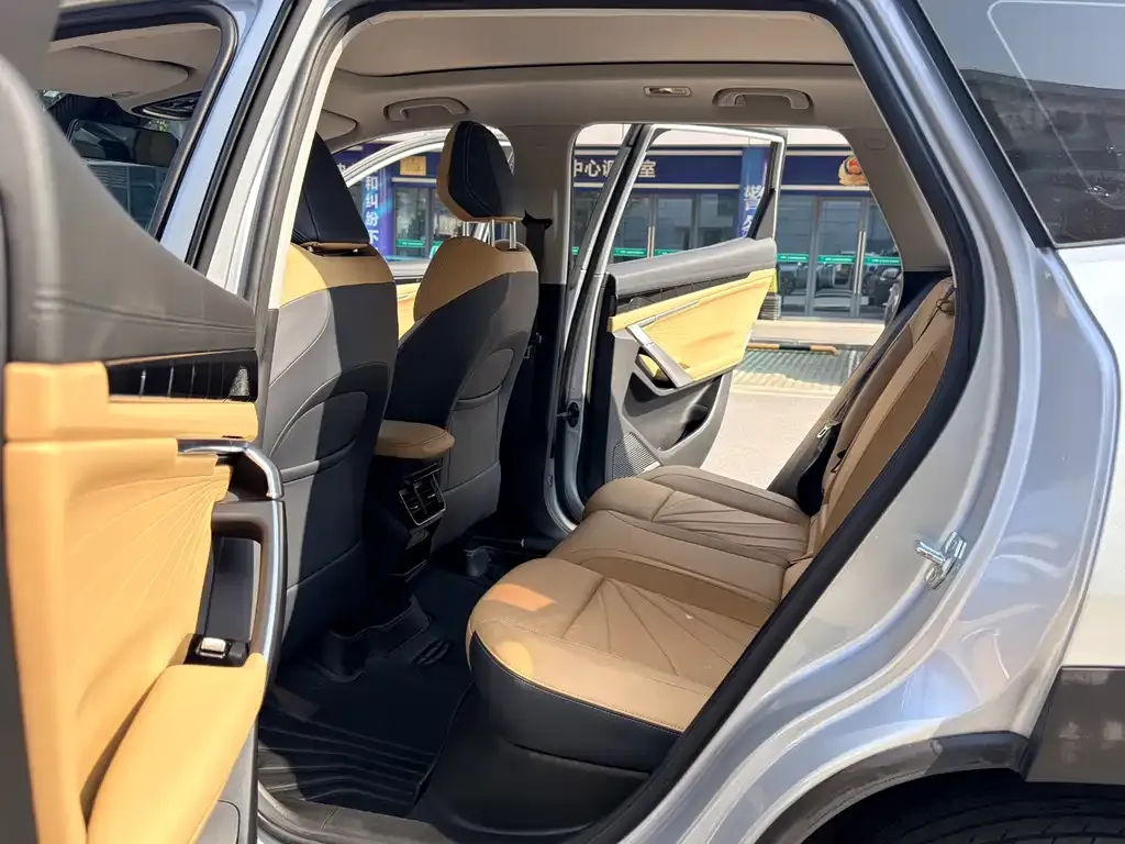 Geely Boyue L 2023 из CN, фото 5
