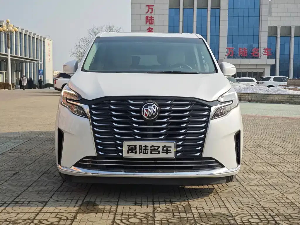 Buick GL8 2023 из CN, фото 2