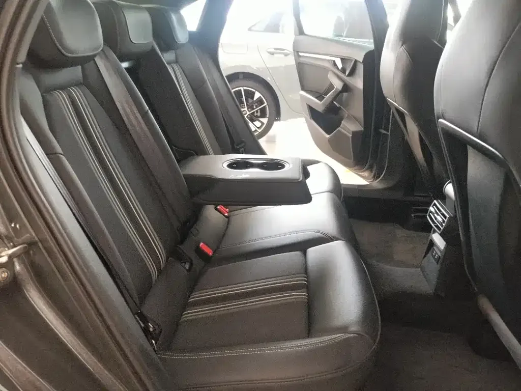 Audi A3 2022 из CN, фото 7