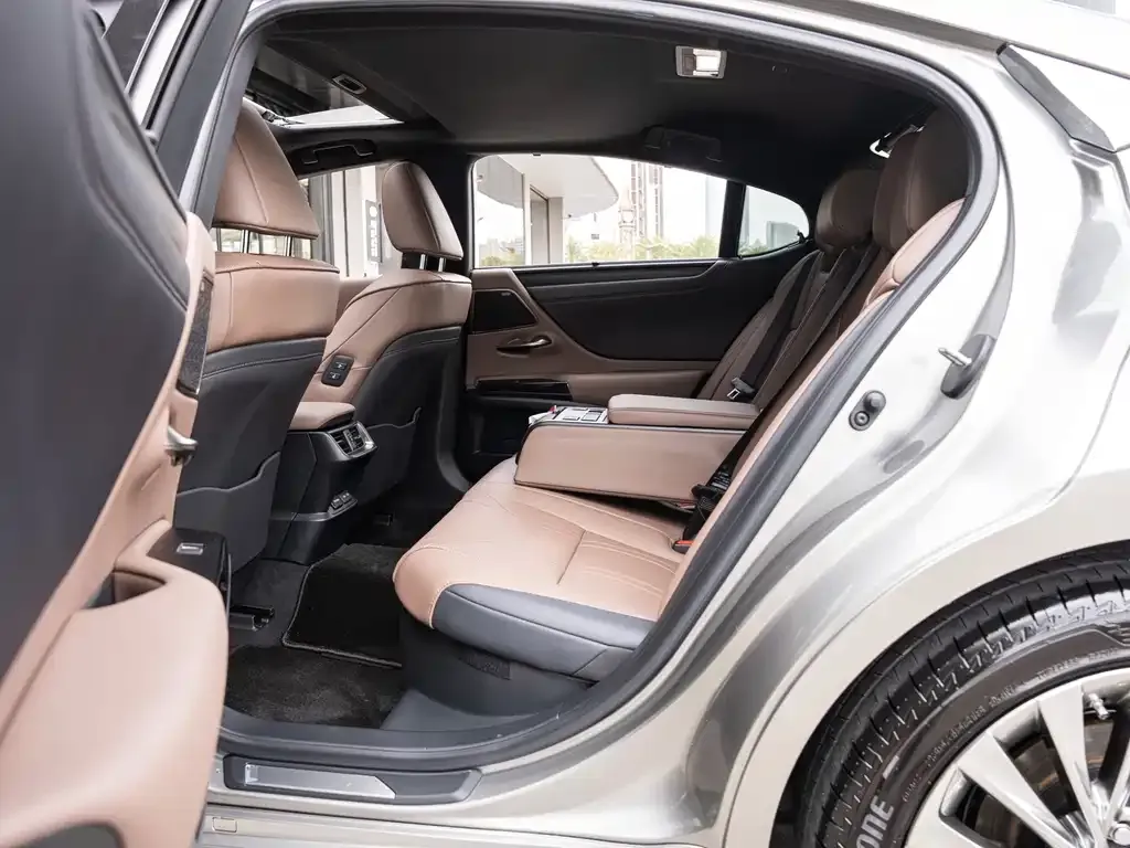 Lexus ES 2023 из CN, фото 5