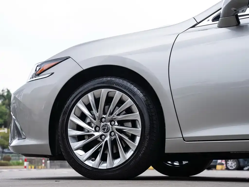 Lexus ES 2023 из CN, фото 9