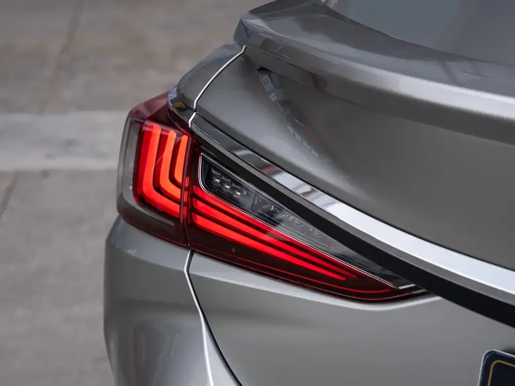 Lexus ES 2023 из CN, фото 3