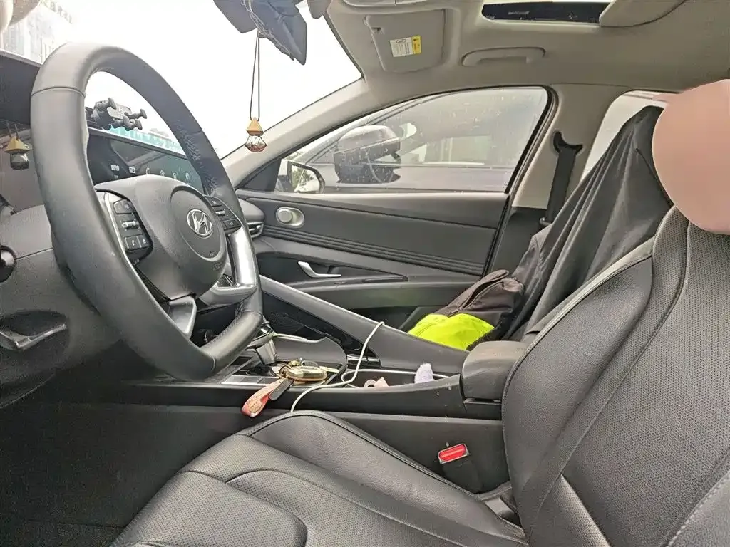 Hyundai Elantra 2023 из CN, фото 5