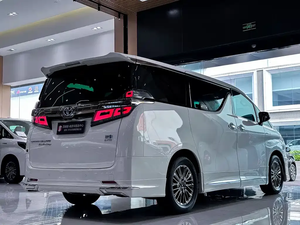Toyota Vellfire 2022 из CN, фото 6