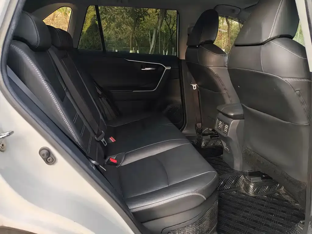 Toyota RAV4 2021 из CN, фото 4
