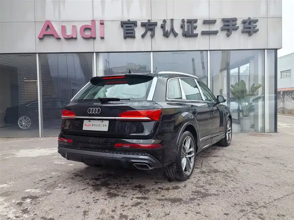 Audi Q7 — фото 7