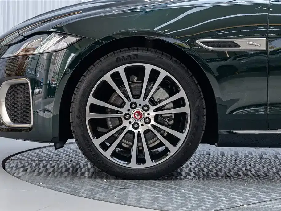 Jaguar XFL — фото 10