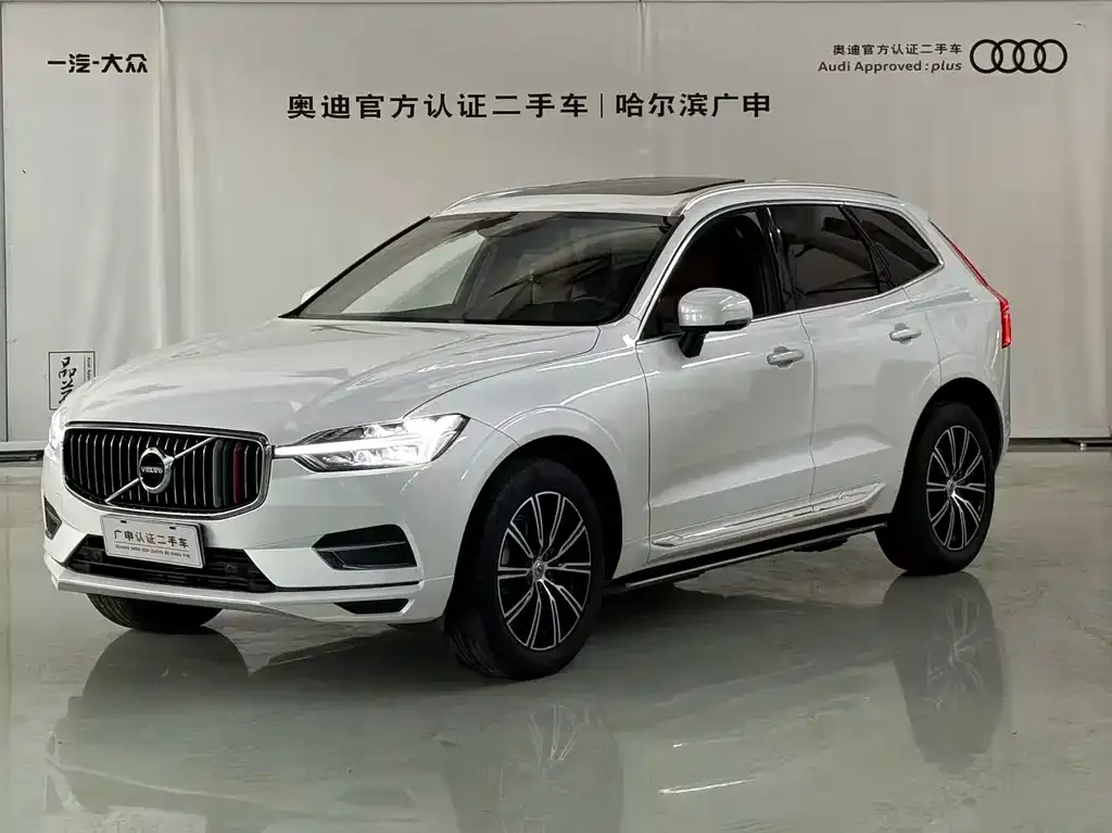 Volvo XC60 — фото 1