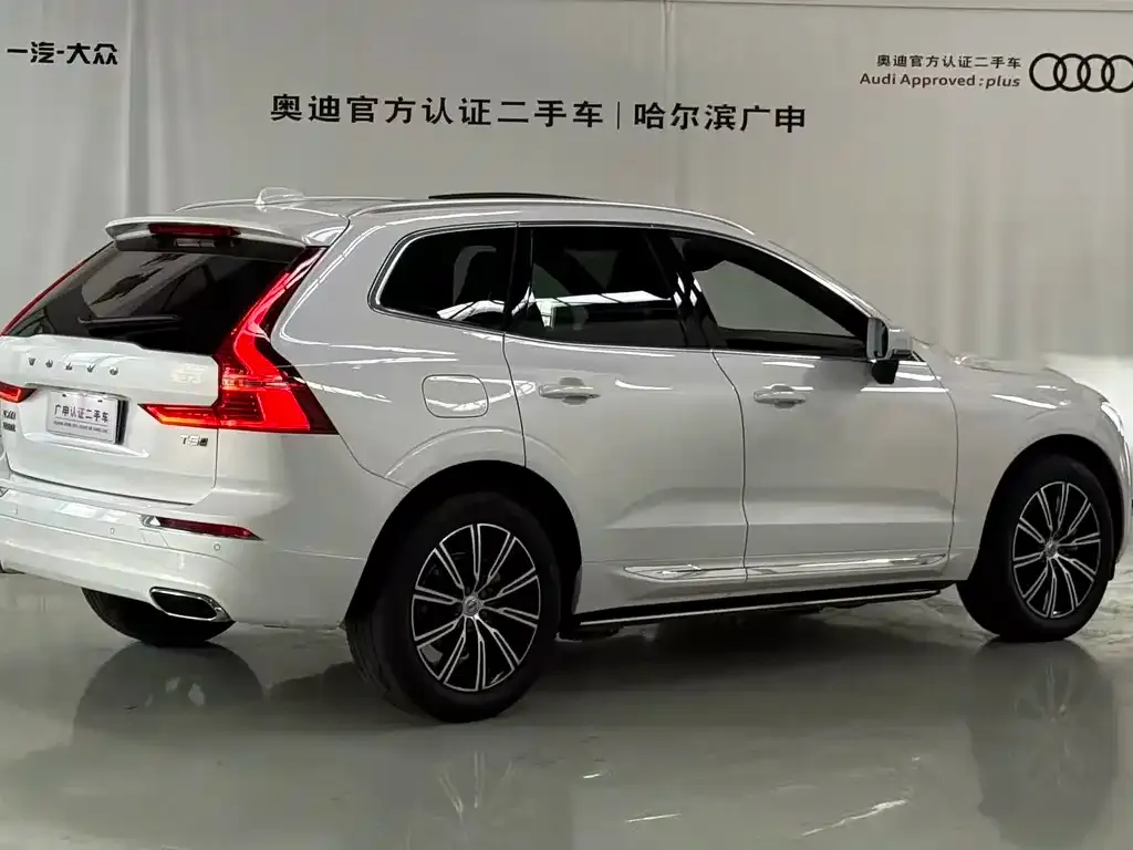 Volvo XC60 — фото 10