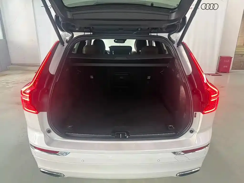Volvo XC60 — фото 3