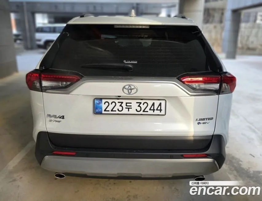 Toyota RAV4 — фото 2